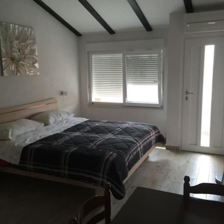 Apartment, 200M From Sea بروتونيغلا المظهر الخارجي الصورة